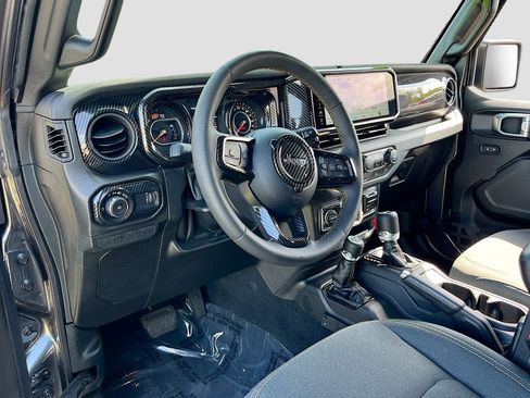 Certified 2024 Jeep Wrangler Sport AWD/4WD image 9