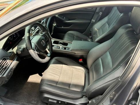 Used 2019 Honda Accord Touring image 18