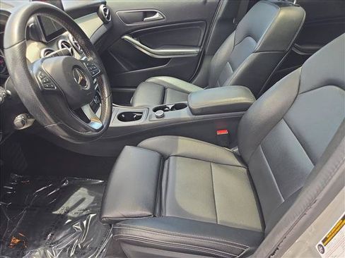Used 2017 Mercedes-Benz GLA 250 4MATIC image 17