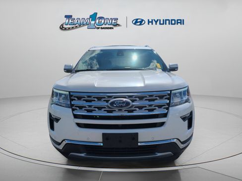 Used 2018 Ford Explorer Limited w/ Equipment Group 301A FWD image 2