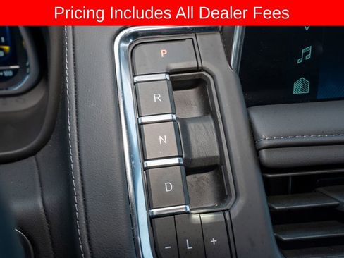 Used 2024 Chevrolet Tahoe Z71 w/ Luxury Package AWD/4WD image 21