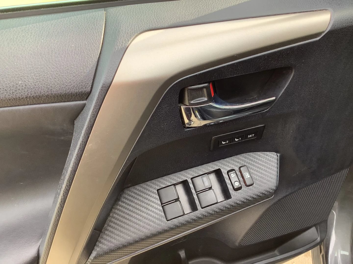 Used 2013 Toyota RAV4 Limited FWD image 26