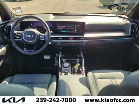 Certified 2025 Kia Sorento SX Prestige AWD/4WD image 16