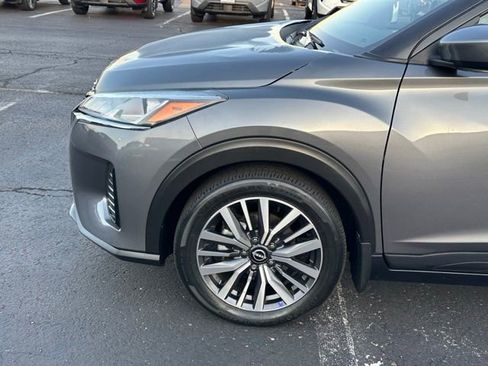 Used 2023 Nissan Kicks SV FWD image 7