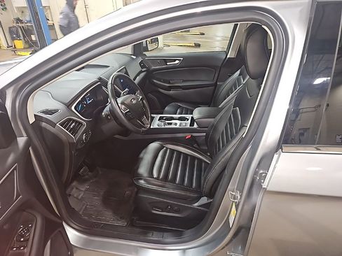 Used 2021 Ford Edge SEL w/ Convenience Package image 15