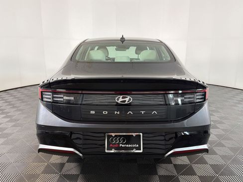 Used 2025 Hyundai Sonata SEL FWD image 10