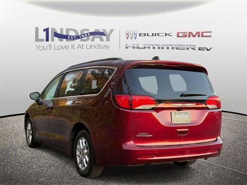 Used 2021 Chrysler Voyager Lxi image 4