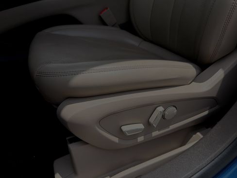 Used 2021 Lincoln Nautilus Reserve AWD/4WD image 12