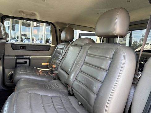 Used 2004 HUMMER H2 w/ Preferred Equipment Group AWD/4WD image 21
