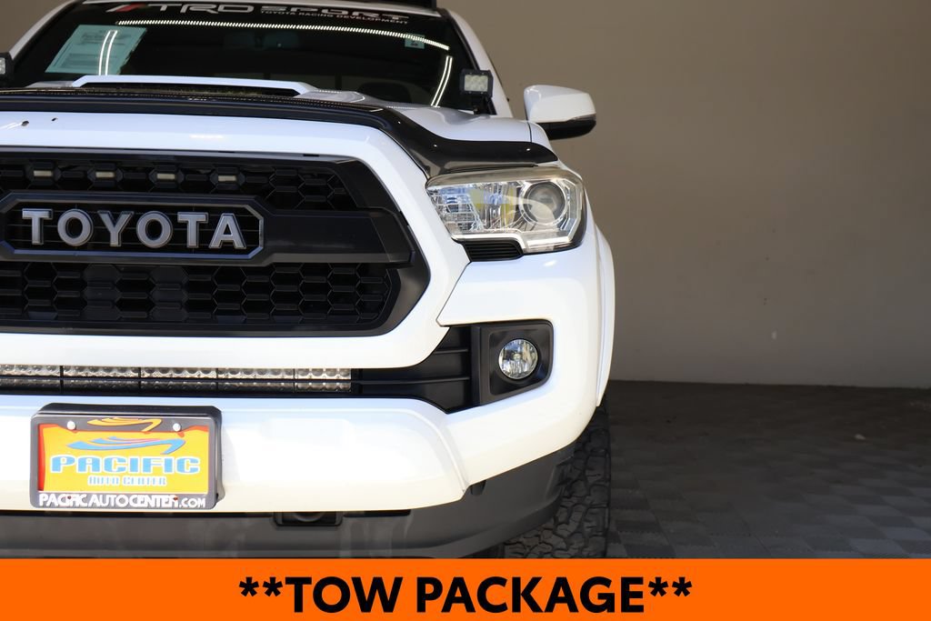 Used 2016 Toyota Tacoma TRD Sport AWD/4WD image 5