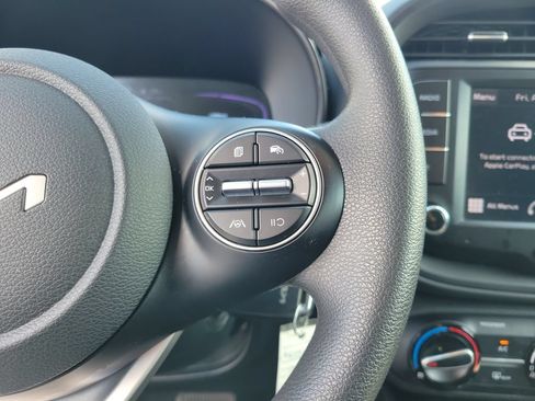 Used 2025 Kia Soul LX w/ LX Technology Package FWD image 25