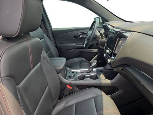 Used 2023 Chevrolet Traverse RS AWD/4WD image 17