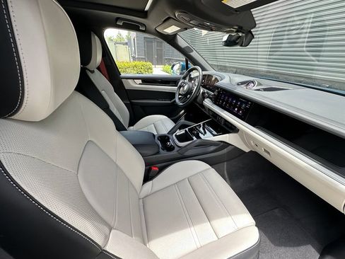 Certified 2026 Porsche Cayenne S AWD/4WD image 41