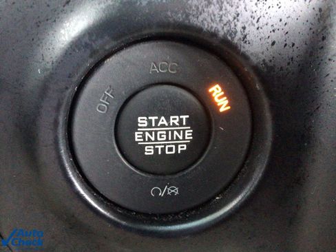 Used 2022 Jeep Wrangler Unlimited Sahara w/ Cold Weather Group image 31