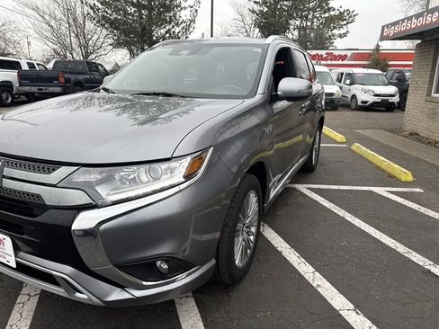Used 2022 Mitsubishi Outlander SEL image 12