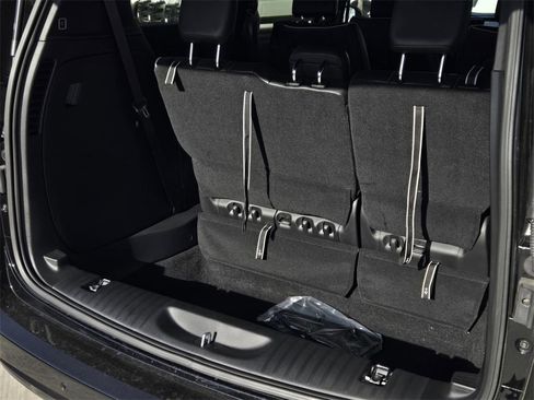 New 2026 Chrysler Pacifica Limited w/ S Appearance Package image 10