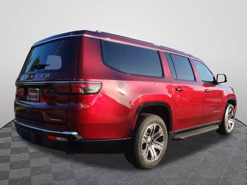 Used 2024 Jeep Wagoneer L Series II w/ Flexible Seating Group AWD/4WD image 3