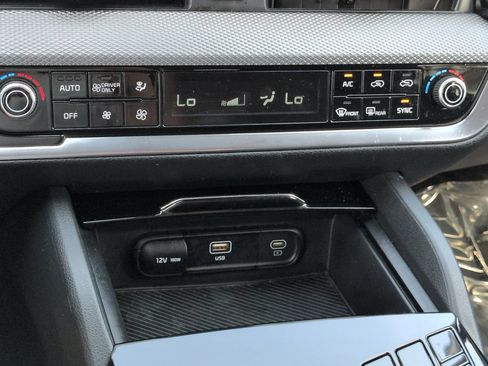 Used 2025 Kia Sportage LX FWD image 30