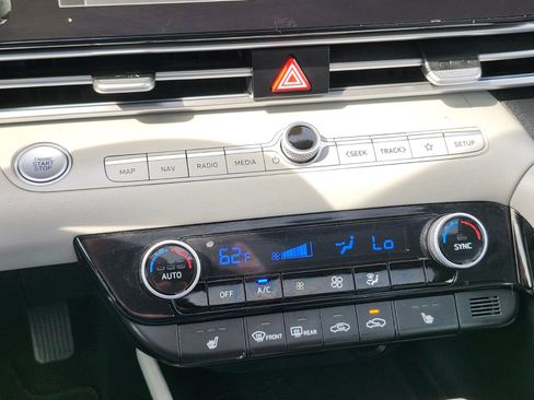 Used 2022 Hyundai Elantra Limited image 23