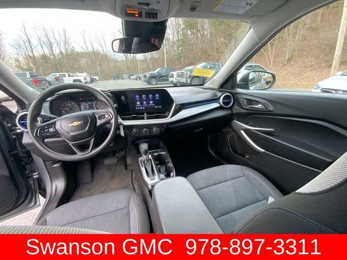 Used 2024 Chevrolet Trax LS w/ Driver Confidence Package FWD image 20