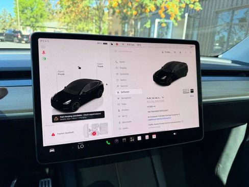 Used 2022 Tesla Model Y Performance AWD/4WD image 15
