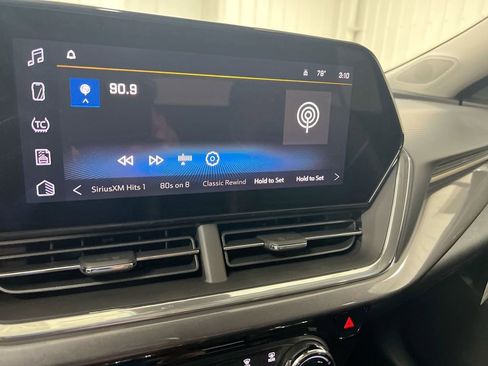 Used 2025 Chevrolet Trax ACTIV w/ Driver Confidence Package image 13