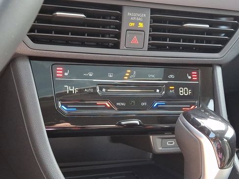 New 2026 Volkswagen Jetta SE FWD image 12