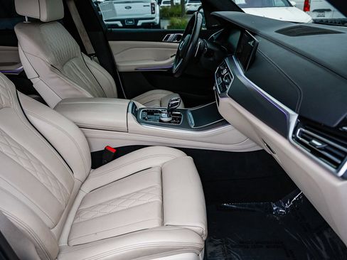 Used 2020 BMW X5 M50i w/ Executive Package image 17