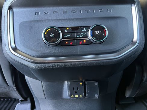 New 2025 Ford Expedition Platinum w/ Stealth Appearance Package image 58