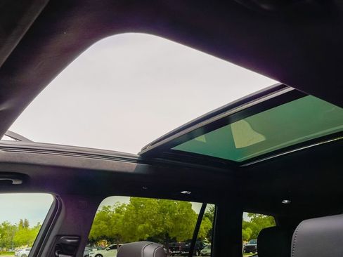 Certified 2025 Cadillac XT6 Premium Luxury w/ Platinum Package image 23