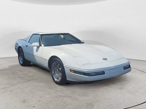 Used 1994 Chevrolet Corvette Coupe RWD image 3