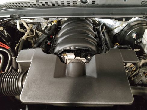 Used 2016 Chevrolet Suburban LS RWD image 30