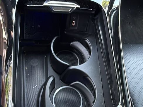 Certified 2025 Mercedes-Benz GLC 300 image 33