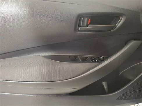 Used 2022 Toyota Corolla LE image 15