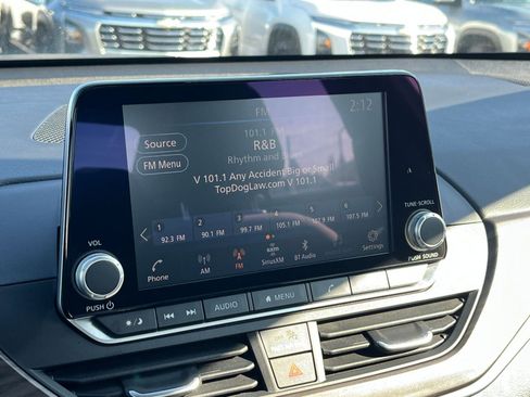 Used 2025 Nissan Altima 2.5 SV image 20