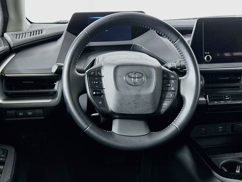 Used 2024 Toyota Prius LE FWD image 18