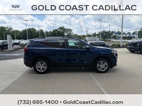 Used 2023 GMC Terrain SLE w/ Driver Convenience Package AWD/4WD image 4