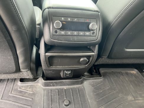 Used 2015 Chevrolet Traverse LT image 14