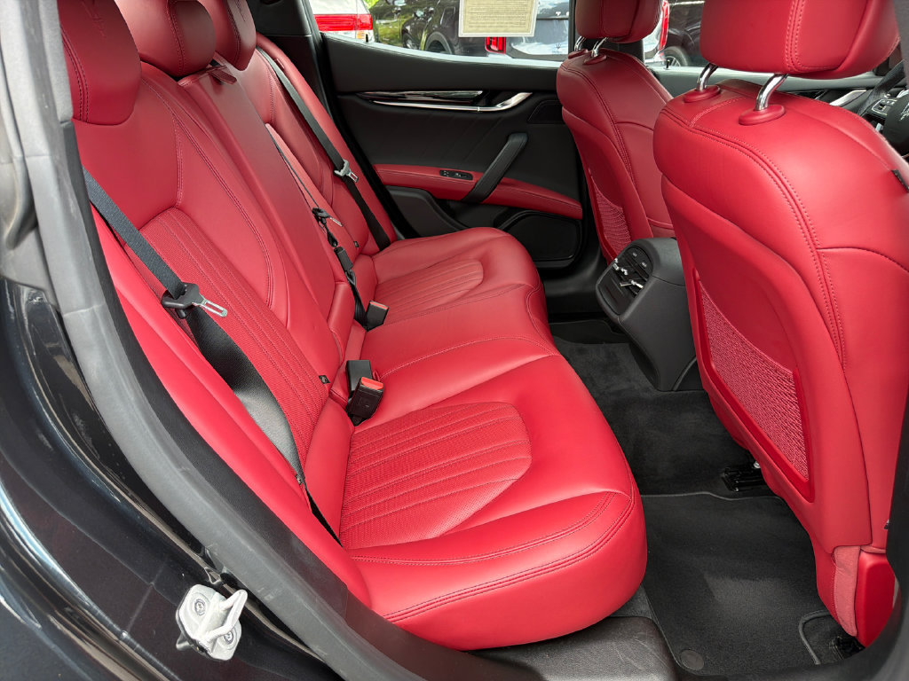 Used 2023 Maserati Ghibli Modena Q4 AWD/4WD image 15