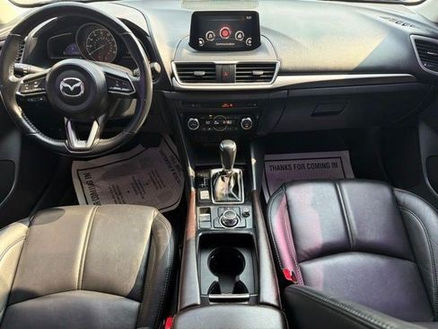 Used 2018 MAZDA MAZDA3 Touring FWD image 25