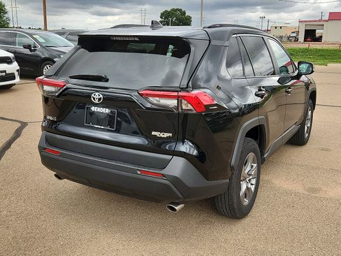 Used 2024 Toyota RAV4 XLE image 4