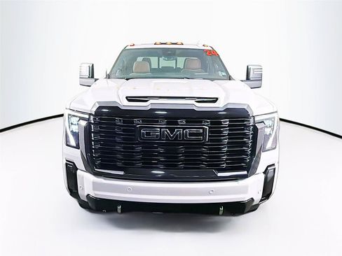 Used 2024 GMC Sierra 2500 Denali Ultimate AWD/4WD image 13