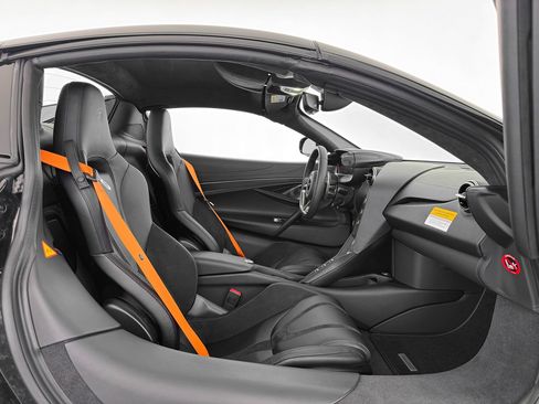 New 2026 McLaren 750S Spider image 25