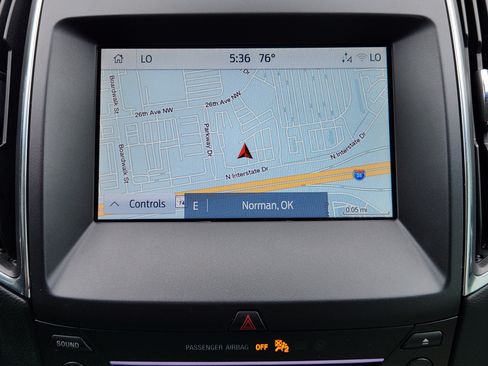 Used 2019 Ford Edge Titanium FWD image 19