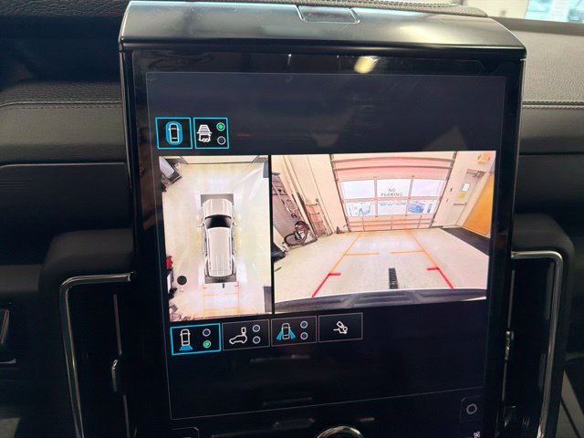 Used 2025 GMC Yukon Denali w/ Sun & Power Step Package AWD/4WD image 4
