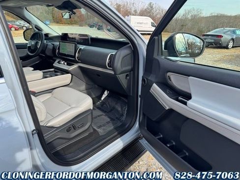 New 2025 Ford Expedition Max Active image 15