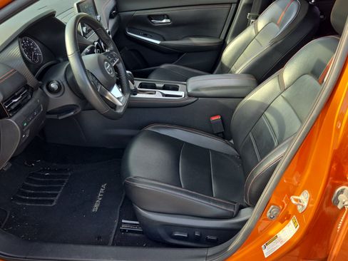 Used 2022 Nissan Sentra SR w/ SR Premium Package FWD image 9