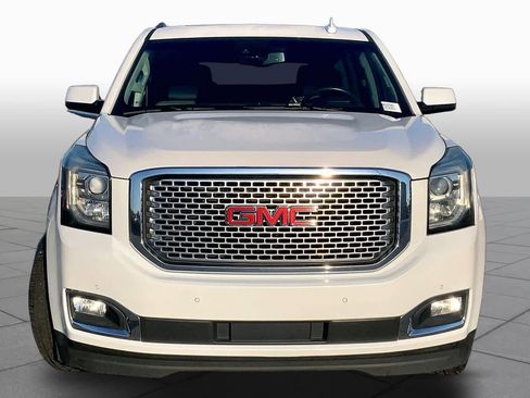 Used 2017 GMC Yukon Denali w/ Open Road Package AWD/4WD image 4