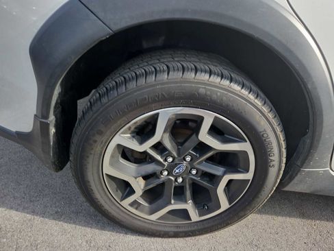 Used 2017 Subaru Crosstrek 2.0i Premium image 3