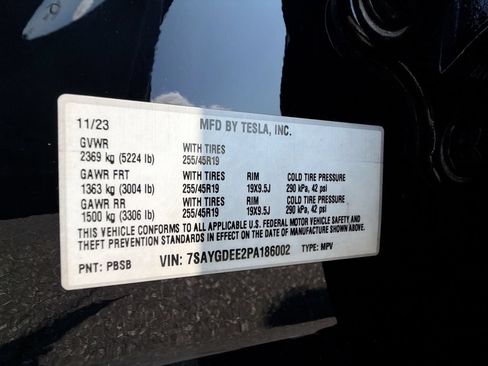 Used 2023 Tesla Model Y Long Range AWD/4WD image 29